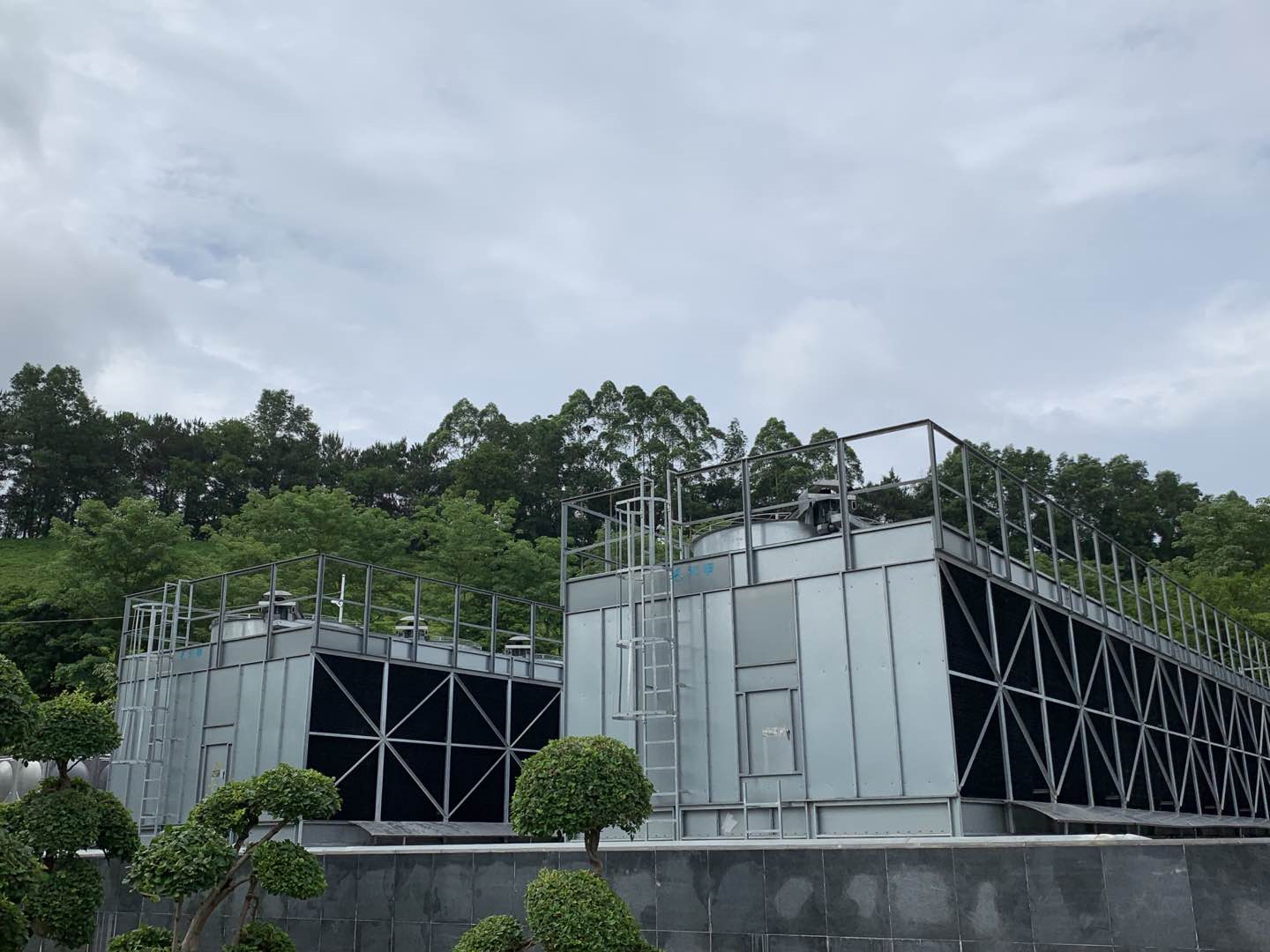 如何解決冷卻塔水垢問題,解決冷卻塔噪音